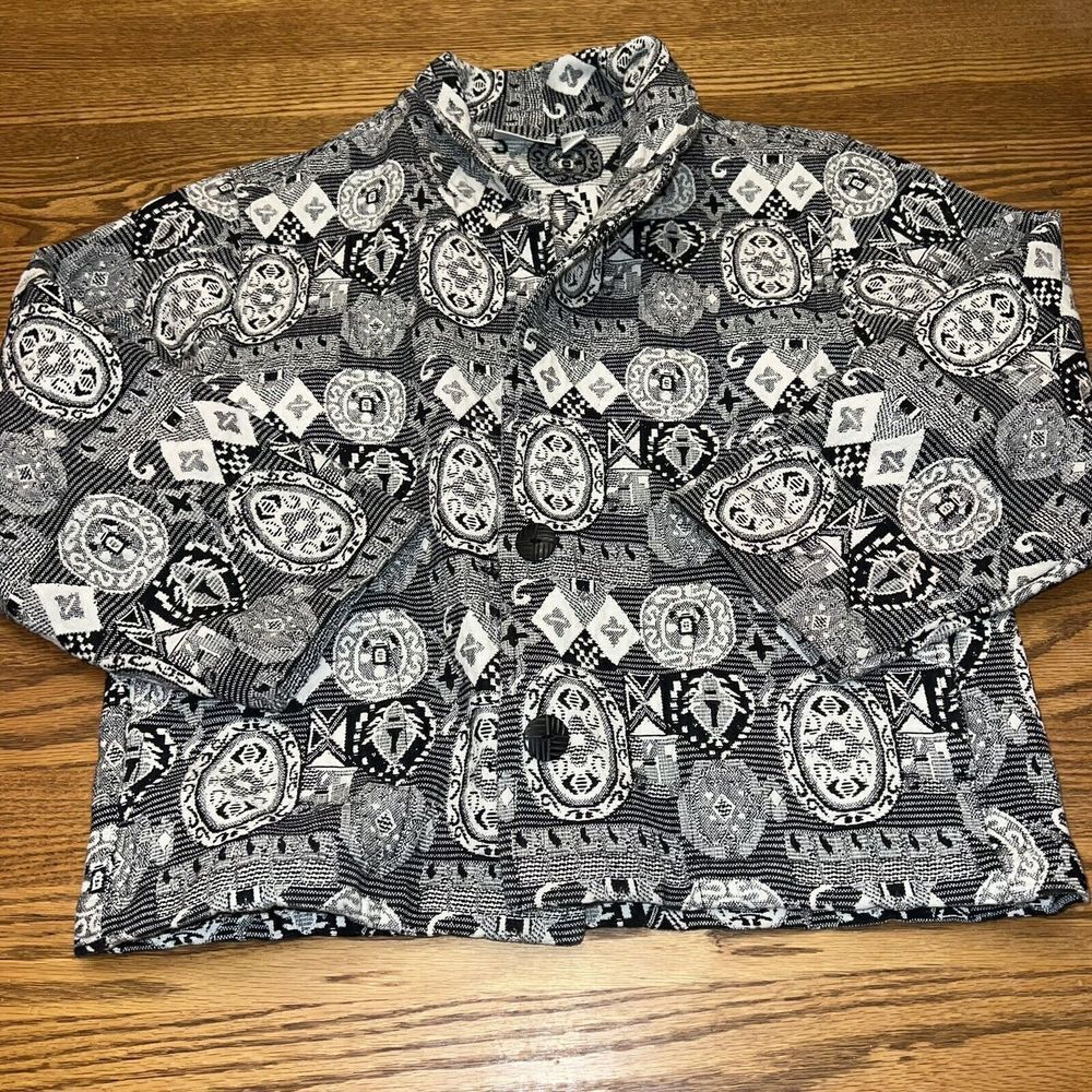 Chico's Design Ladies Size 1 Small Black And White Graphic Print Jacket